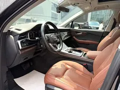 2021 Audi Q7 55 TFSI quattro S line Sport, чёрный — фото 9