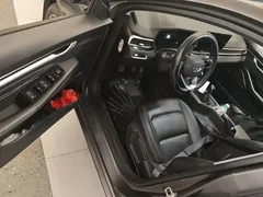 2022 Geely Emgrand 4th Gen 1.5L MT Elite — фото 16