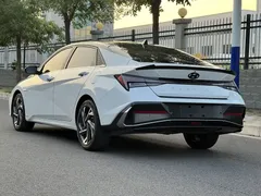 2023 Hyundai Elantra 1.5L CVT LUX Premium, белый — фото 5