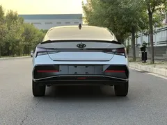 2023 Hyundai Elantra 1.5L CVT LUX Premium, белый — фото 7