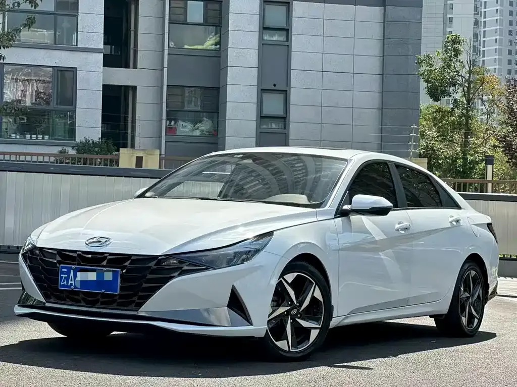 2023 Hyundai Elantra 1.5L CVT LUX Premium