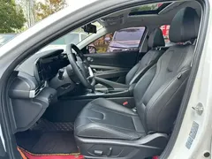 2023 Hyundai Elantra 1.5L CVT LUX Premium, белый — фото 6
