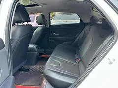 2023 Hyundai Elantra 1.5L CVT LUX Premium, белый — фото 8