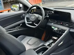 2023 Hyundai Elantra 1.5L CVT LUX Premium, белый — фото 9
