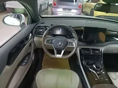 2024 BYD Qin PLUS Honor DM-i PHEV 55km Leading, белый — фото 11