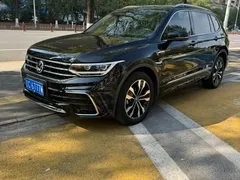 2022 Volkswagen Tiguan L 380TSI AT 4WD R-Line 7-seat, чёрный — фото 1