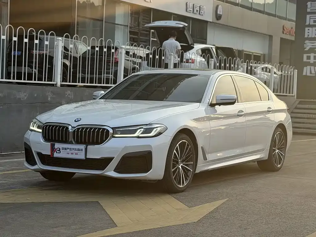 2022 BMW 5 Series 530Li Leading M Sport Package