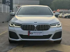 2022 BMW 5 Series 530Li Leading M Sport Package, белый — фото 3