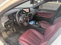 2022 BMW 5 Series 530Li Leading M Sport Package, белый — фото 10