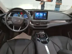2023 Hongqi E-QM5 Basic Mobility, чёрный — фото 10