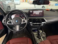 2021 BMW 5 Series 530Li Leading M Sport Package, чёрный — фото 5