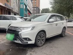 2021 Mitsubishi Outlander 2.0L 2WD 5 Seats, белый — фото 1