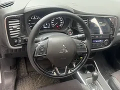 2021 Mitsubishi Outlander 2.0L 2WD 5 Seats, белый — фото 8