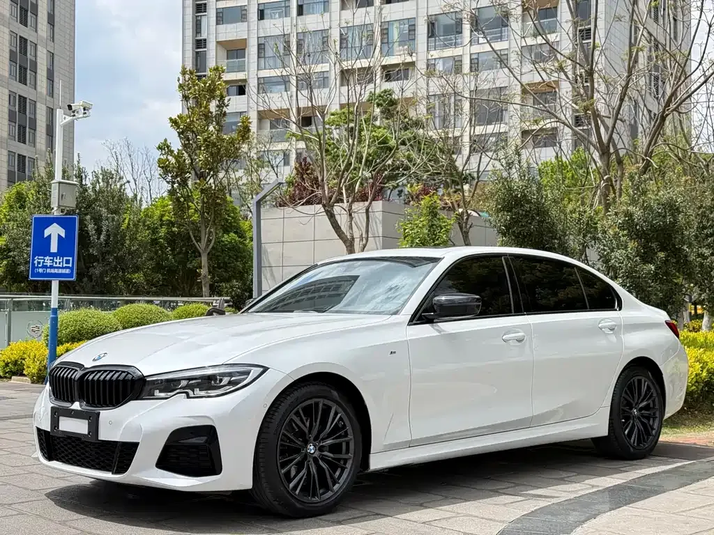 2022 BMW 3 Series 325Li M Sport Night Package