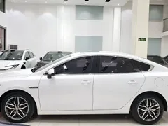 2023 BYD Qin PLUS Champion DM-i PHEV 55km Exceed, белый — фото 13