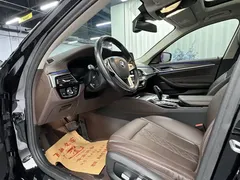 2022 BMW 5 Series 530Li Leading Luxury Package, чёрный — фото 6