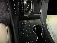 2020 Lexus LM 300h 7-seat, чёрный — фото 21