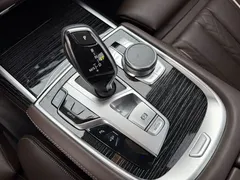 2021 BMW 7 Series 730Li M Sport Package, чёрный — фото 9