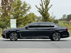2021 BMW 7 Series 730Li M Sport Package, чёрный — фото 17