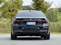 2021 BMW 7 Series 730Li M Sport Package, чёрный — фото 18