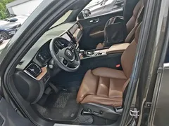 2021 Volvo XC60 4WD Luxury, чёрный — фото 20