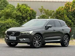 2021 Volvo XC60 4WD Luxury — фото 1