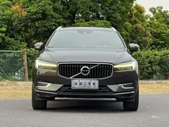 2021 Volvo XC60 4WD Luxury — фото 2