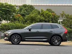 2021 Volvo XC60 4WD Luxury — фото 10