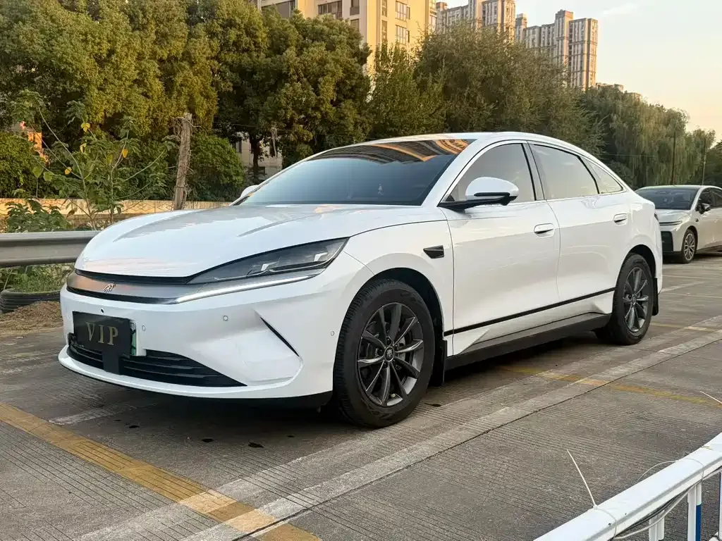 2025 BYD Qin L EV 470km Leading
