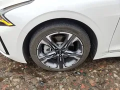 2020 Kia K5 380T GT-Line Premium Tech, белый — фото 23