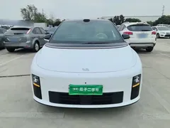 2025 Li Auto i6 4WD Standard, белый — фото 3