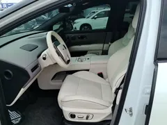 2025 Li Auto i6 4WD Standard, белый — фото 15