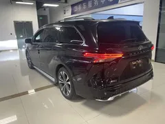 2023 Toyota Granvia 2.5L Hybrid Premium VIP, чёрный — фото 6