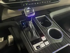 2023 Toyota Granvia 2.5L Hybrid Premium VIP, чёрный — фото 10