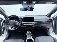 2023 Kia Cerato 1.5L CVT Luxury, белый — фото 9