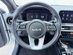 2023 Kia Cerato 1.5L CVT Luxury, белый — фото 11