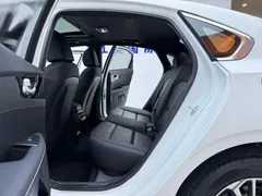 2023 Kia Cerato 1.5L CVT Luxury, белый — фото 16
