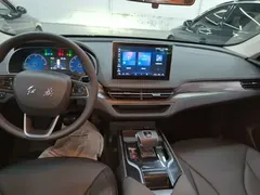 2023 Hongqi E-QM5 Basic Mobility, чёрный — фото 13
