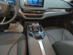 2023 Hongqi E-QM5 Basic Mobility, чёрный — фото 14