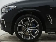 2022 BMW X5 40Li Premium M Sport Package, чёрный — фото 7