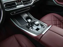 2022 BMW X5 40Li Premium M Sport Package, чёрный — фото 11