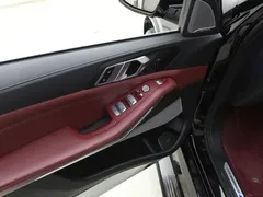 2022 BMW X5 40Li Premium M Sport Package, чёрный — фото 12