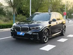 2022 BMW X5 40Li Premium M Sport Package, чёрный — фото 14