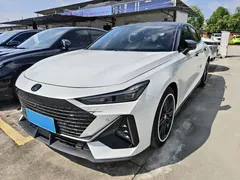 2023 Changan UNI-V 1.5T Sport, белый — фото 1
