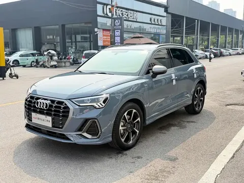2022 Audi Q3 40 TFSI RS Package