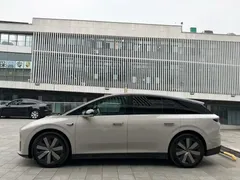 2025 Li Auto i6 4WD Standard — фото 2