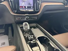 2024 Volvo XC60 4WD Zhiyuan Luxury, белый — фото 11
