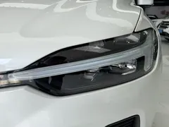 2024 Volvo XC60 4WD Zhiyuan Luxury, белый — фото 22
