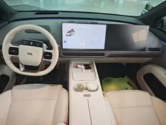 2025 Li Auto i6 2WD Standard, белый — фото 10