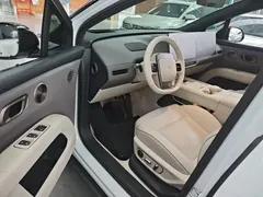 2025 Li Auto i6 2WD Standard, белый — фото 16